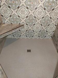 Royal oaks shower 3.jpg